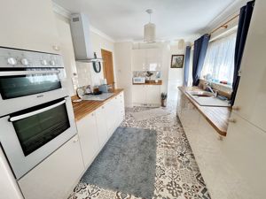 Kitchen- click for photo gallery